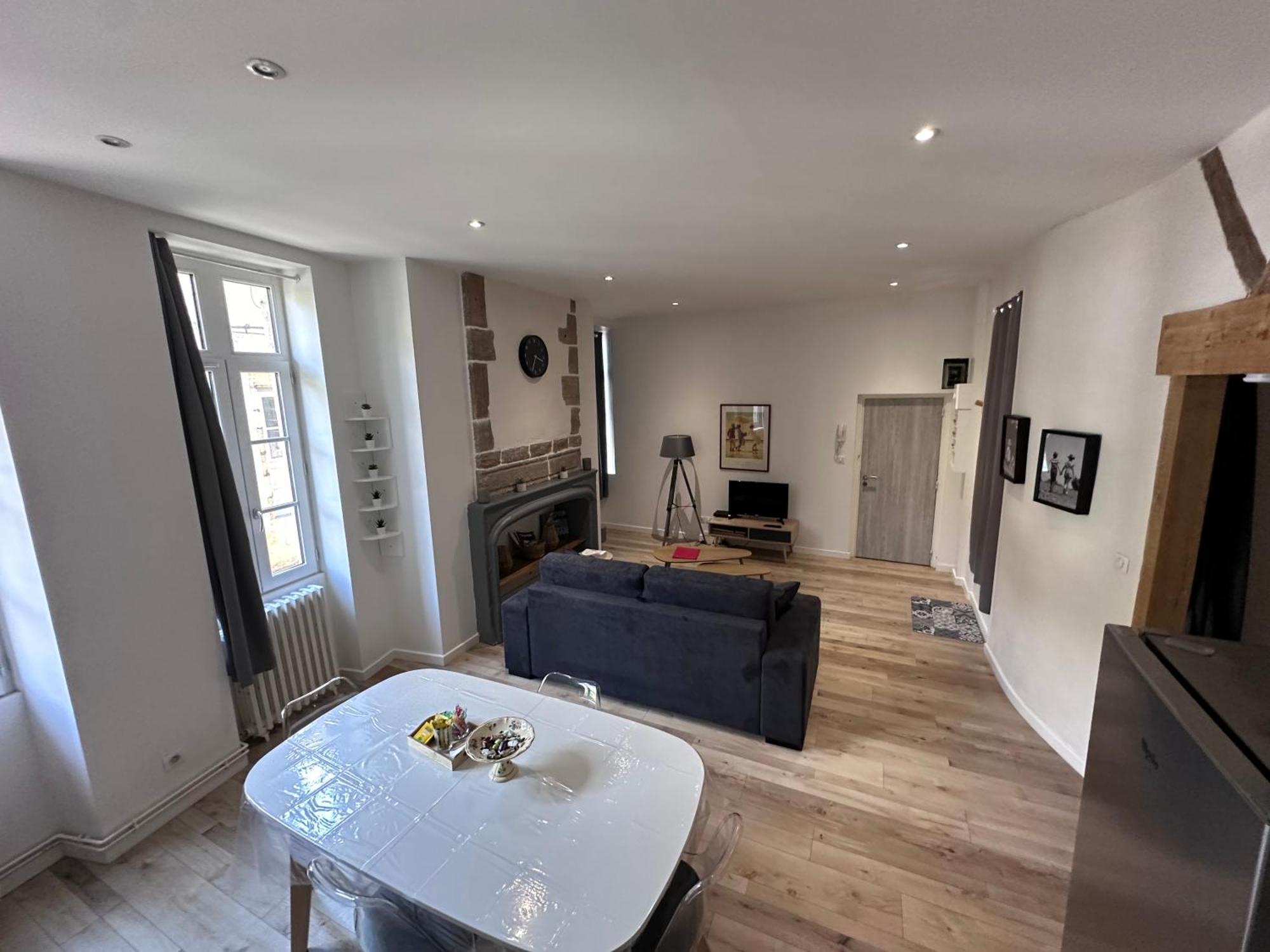 Bel Appartement En Coeur De Ville - 20 Minutes Du Pal Мулен Экстерьер фото
